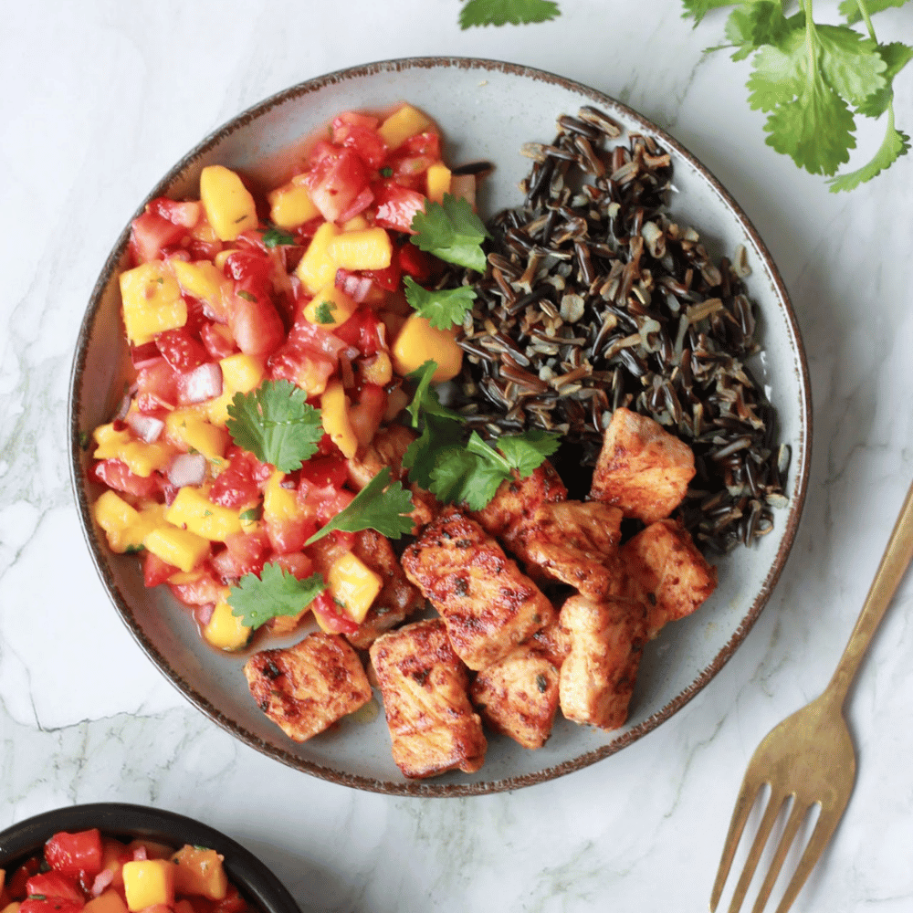 Salmon with mango - Strawberry salsa