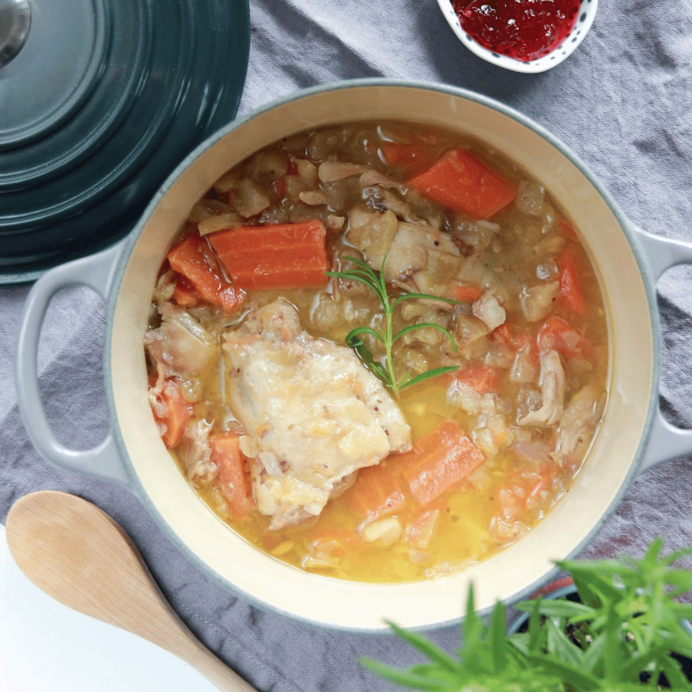 Chicken with apples and cranberries